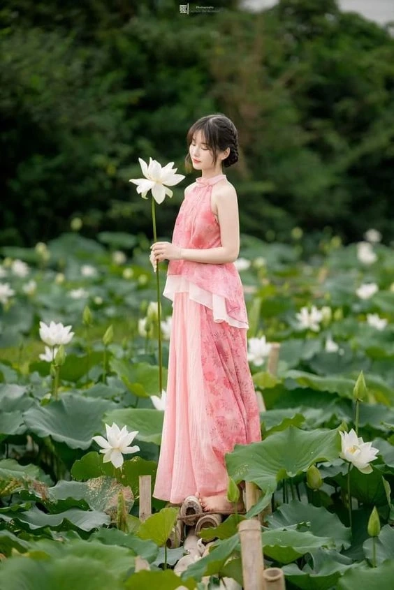 Tải hình ảnh gái quê xinh đẹp mang đến vẻ duyên dáng tự nhiên
