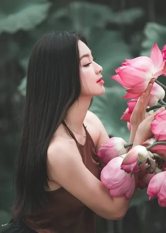 Ảnh gái gơn phố thể hiện sự tươi mới và hiện đại