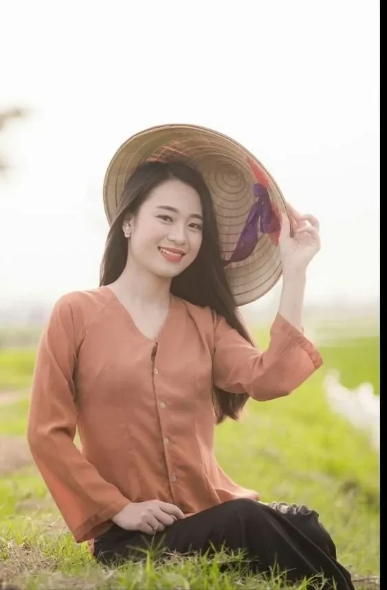 Gái xinh cute tóc dài mang đến vẻ đẹp dịu dàng và nhẹ nhàng