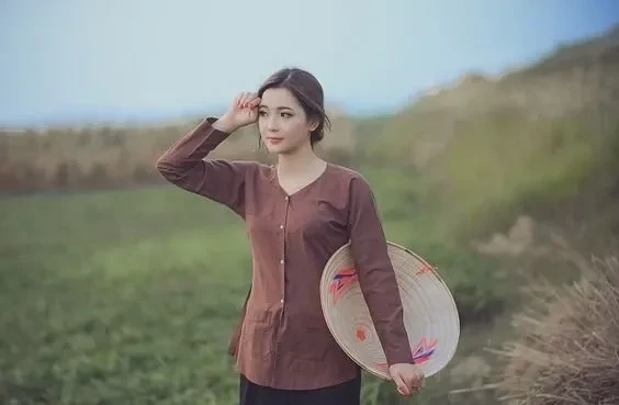 Gái xinh nhảy trên tiktok thể hiện vẻ đẹp năng động, vui tươi