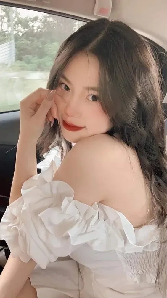Gái cute xinh, nổi bật với nét đẹp nhẹ nhàng