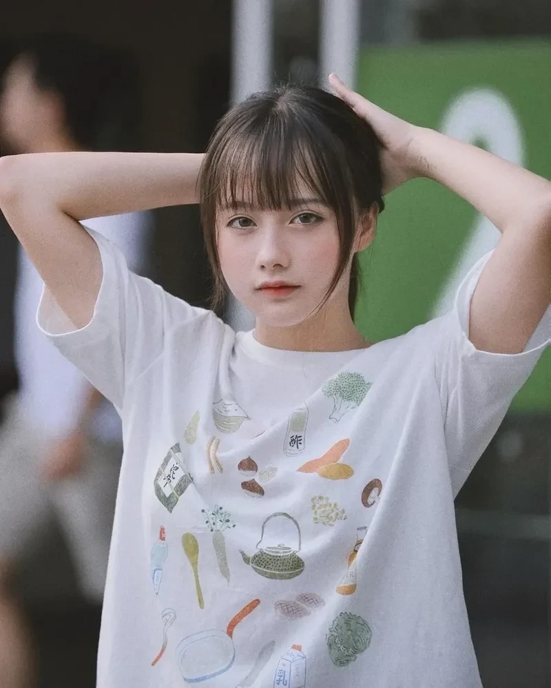 Gái xinh tóc ngắn đeo kính cute, gây ấn tượng đặc biệt