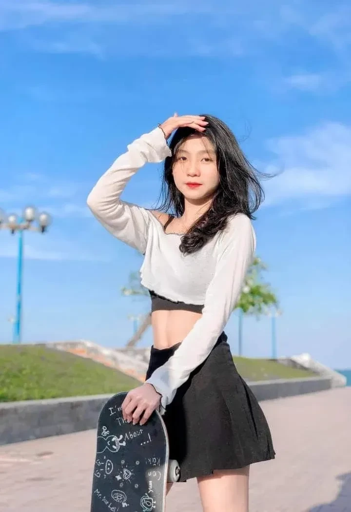 Gái cute, tạo dáng đáng yêu với nét đẹp tự nhiên