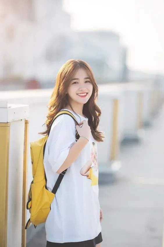 Gái cute đáng yêu, thu hút ánh nhìn mọi người