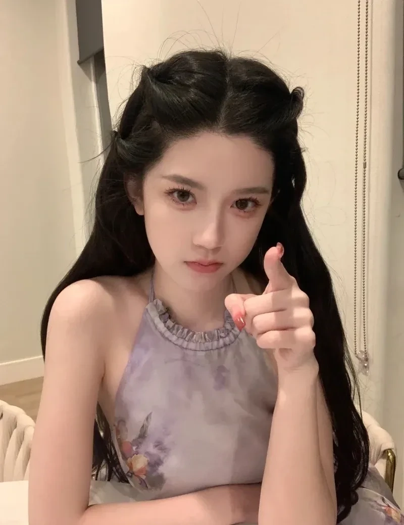 Ảnh nữ cute đeo kính, thần thái tự nhiên và dễ mến