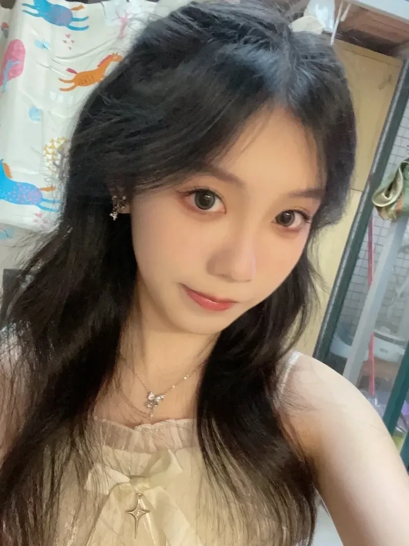 Con gái cute dễ thương, nổi bật với nét trẻ trung