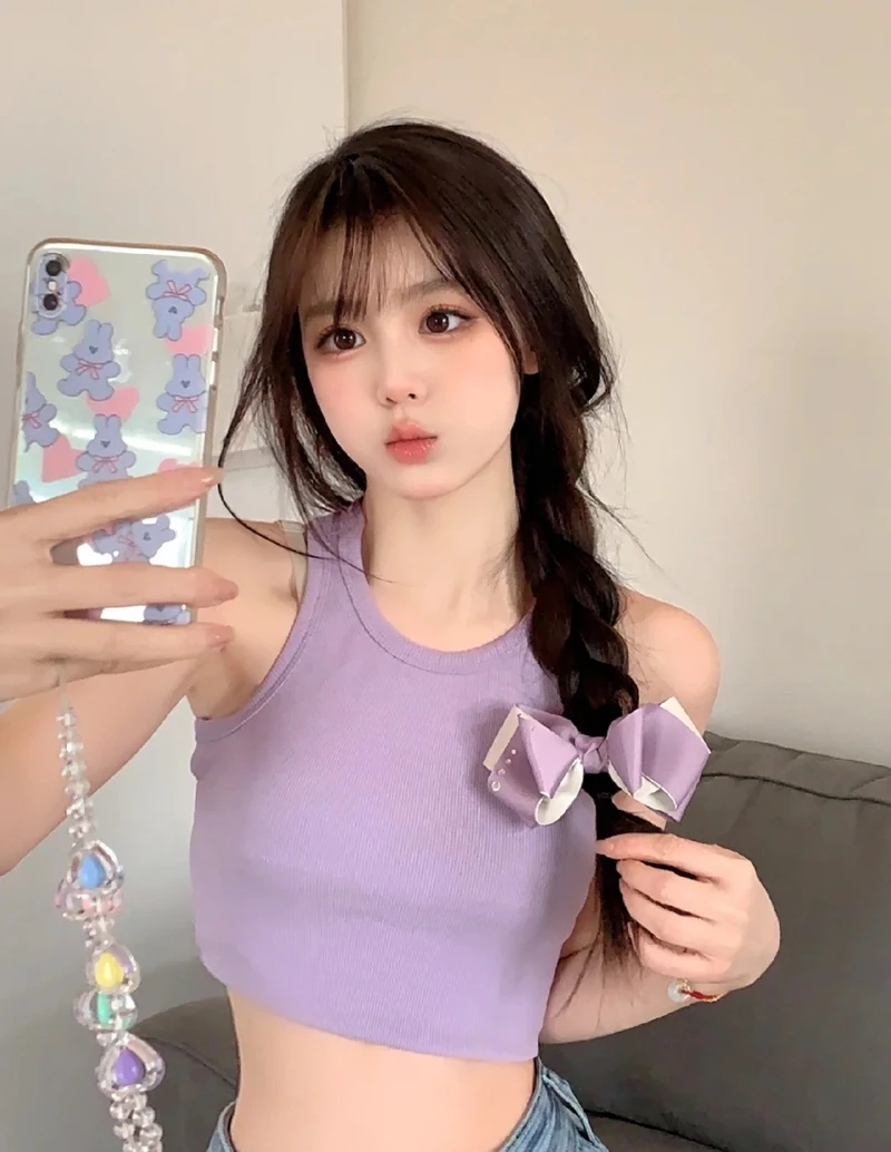 Hình nền cô gái che mặt, tạo sự nổi bật trên màn hình