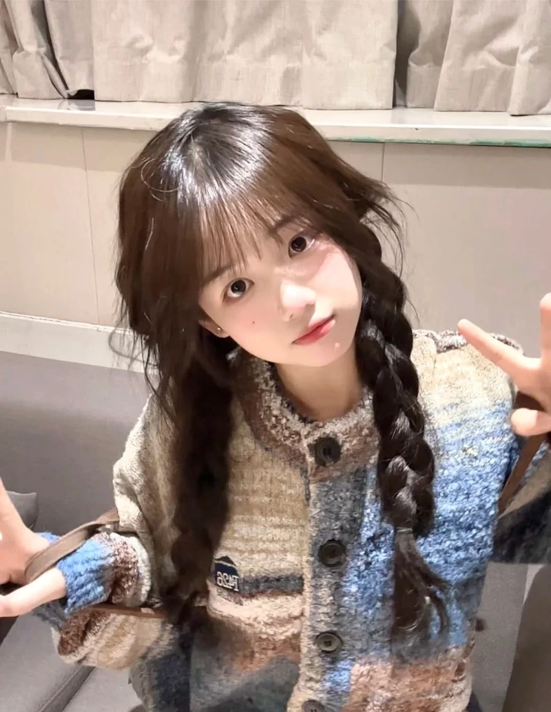 Gái xinh cute tóc dài, nét đẹp thanh thoát dịu dàng