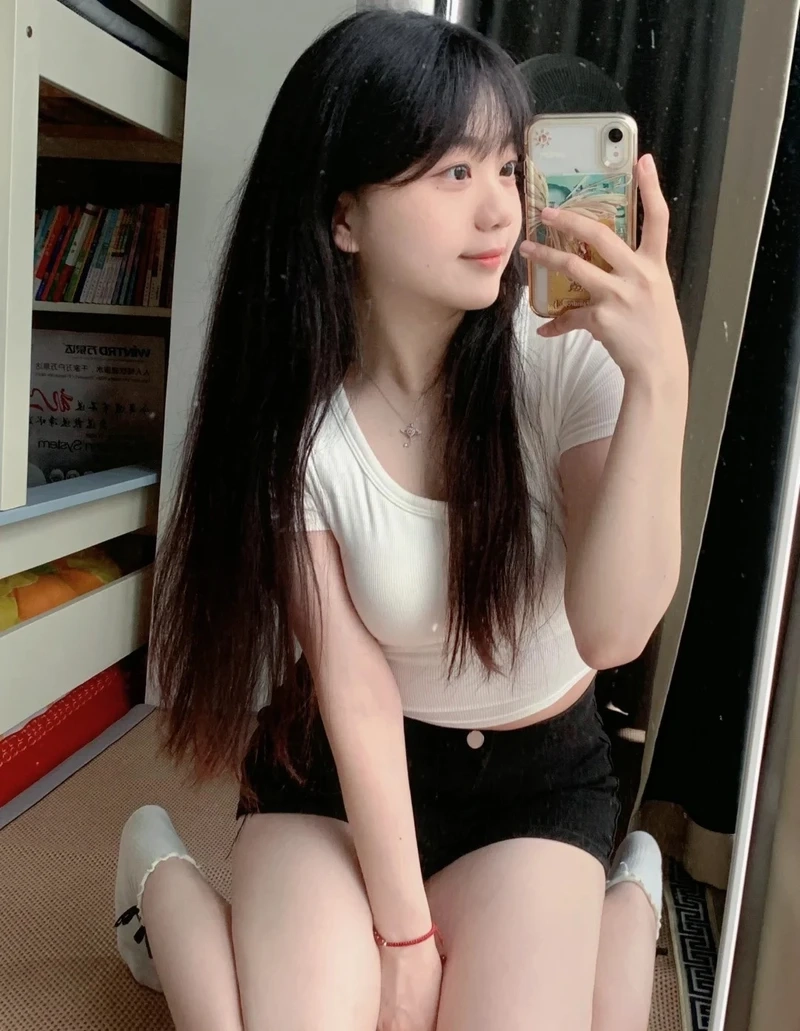 Hình ảnh bé gái cute dễ thương, tạo nét đáng yêu tự nhiên