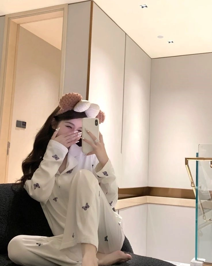 Ảnh gái xinh đeo khẩu trang, vẻ đẹp dễ thương và cuốn hút
