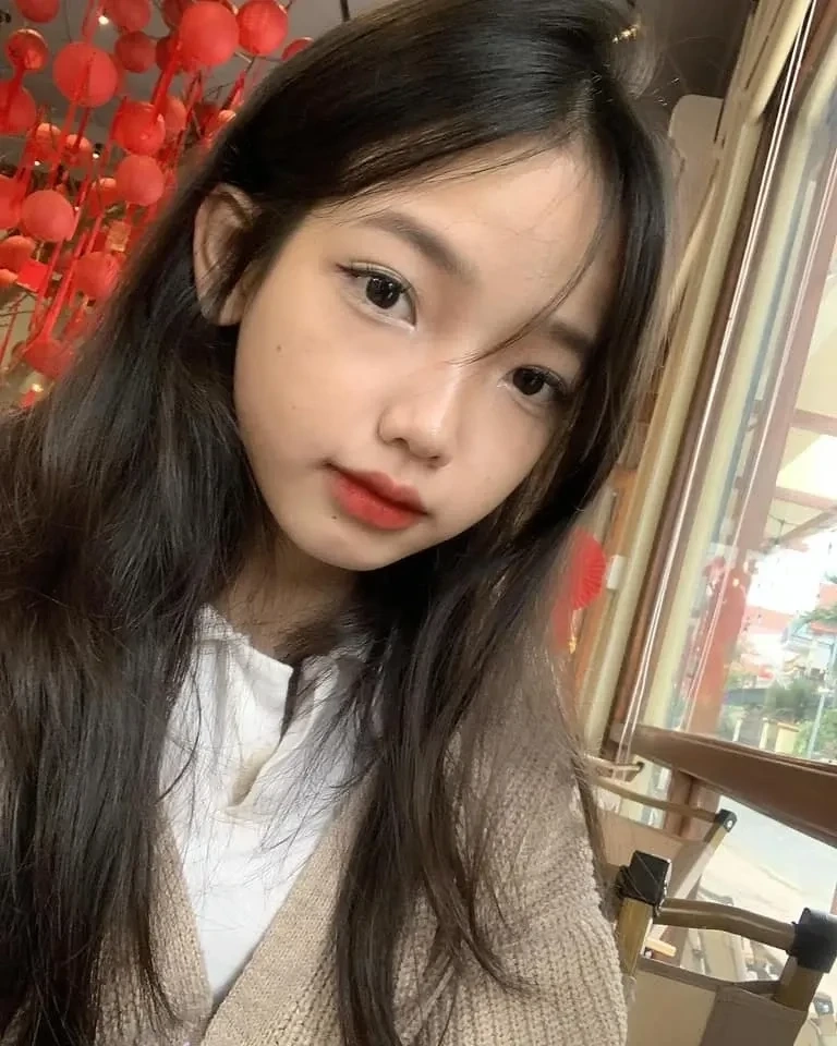 Ảnh gái xinh k6 dễ thương với nụ cười tươi và nét mặt trong sáng