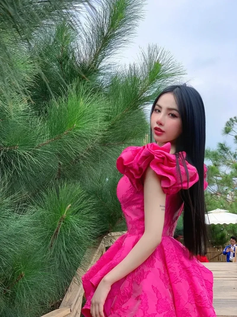 Ảnh nữ k4 dễ thương và thu hút, phù hợp cho nhiều mục đích sử dụng