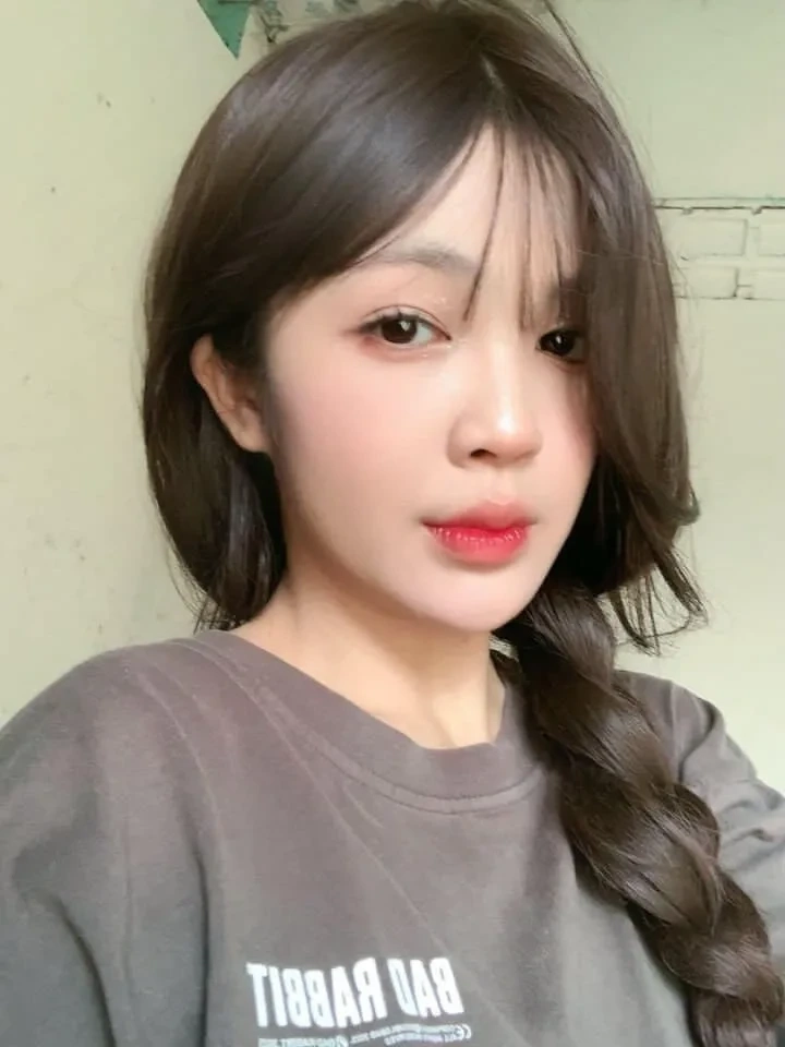 Ảnh gái 2k12 phong cách trẻ trung làm nổi bật nét đẹp hồn nhiên