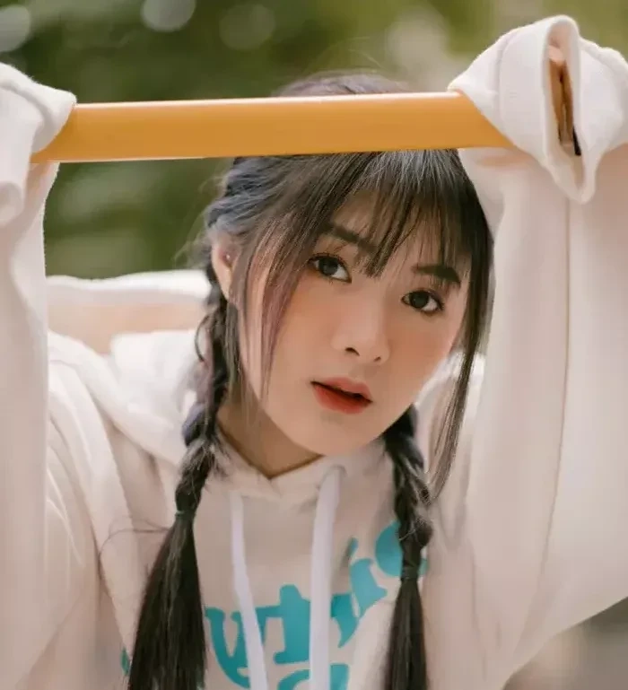 Ảnh gái 2k12 với biểu cảm lạnh lùng tạo ấn tượng mạnh và cuốn hút