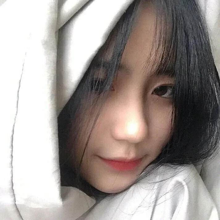 Ảnh gái 2k12 phong cách làm nổi bật nét cá tính của thế hệ mới