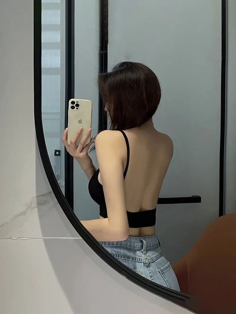 Cách chụp ảnh trước gương với bạn bè ghi lại những khoảnh khắc vui vẻ