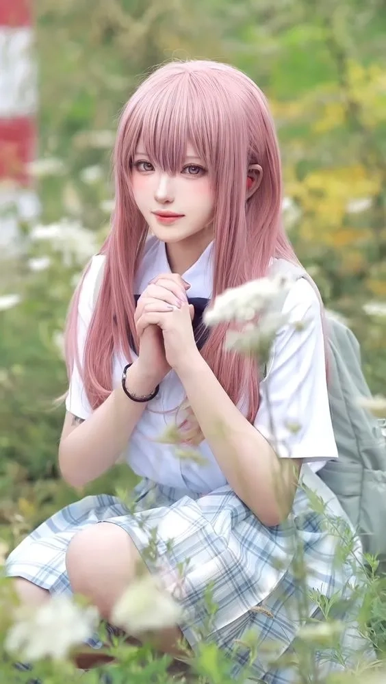 Ảnh cosplay Maleficent toát lên vẻ uy quyền, thần thái bí ẩn đặc trưng