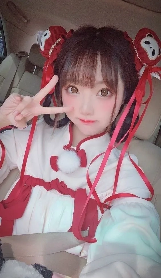 Ảnh cosplay Lucy Heartfilia (Fairy Tail) mang đến vẻ đẹp thanh lịch, duyên dáng