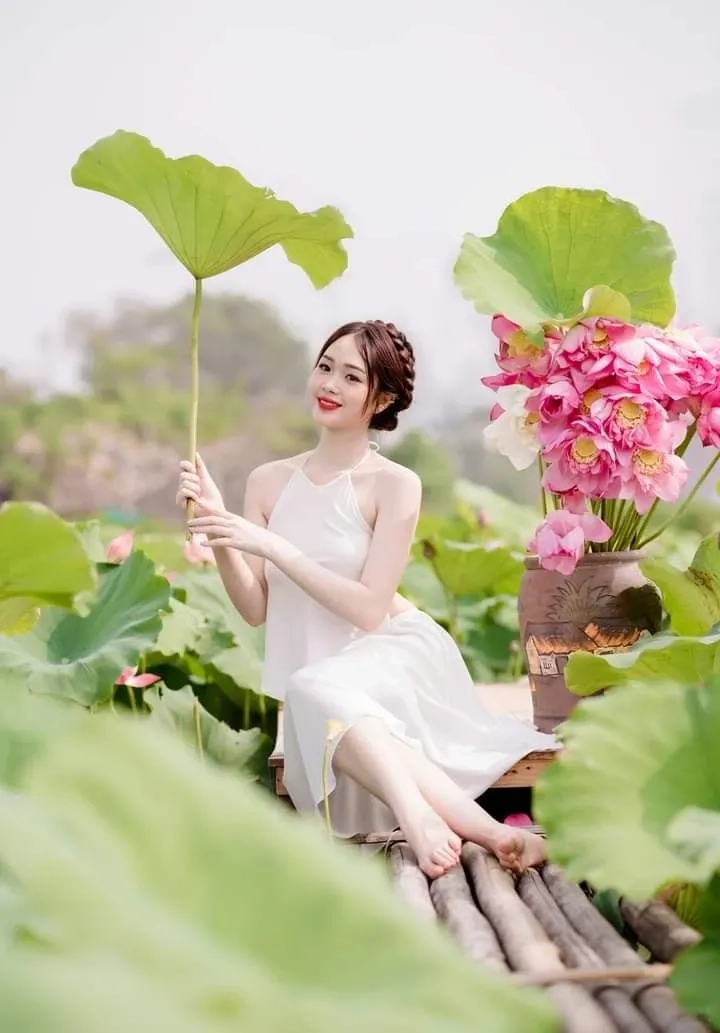Áo yếm thời trang là sự kết nối giữa vẻ đẹp truyền thống và xu hướng mới