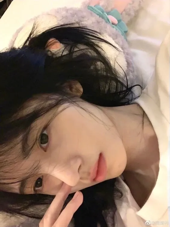 Ảnh thời trang đường phố Hàn Quốc nam toát lên sự lịch lãm và năng động