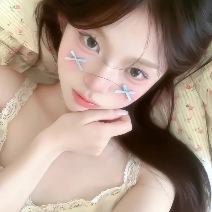 Ảnh Kim Tae Hee ghi lại vẻ đẹp dịu dàng và trí tuệ ấn tượng