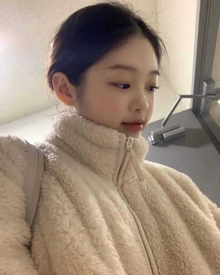 Ảnh thời trang đường phố Ulzzang với vẻ đẹp ngọt ngào và cá tính