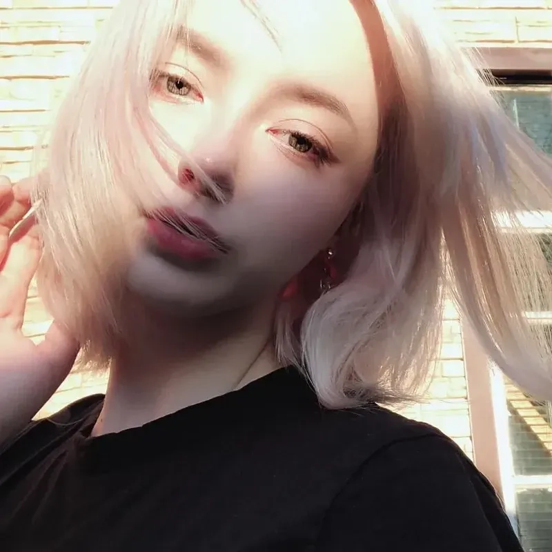 Ảnh hot girl Mỹ với bạn bè mang lại cảm giác thân thiện và ấm áp
