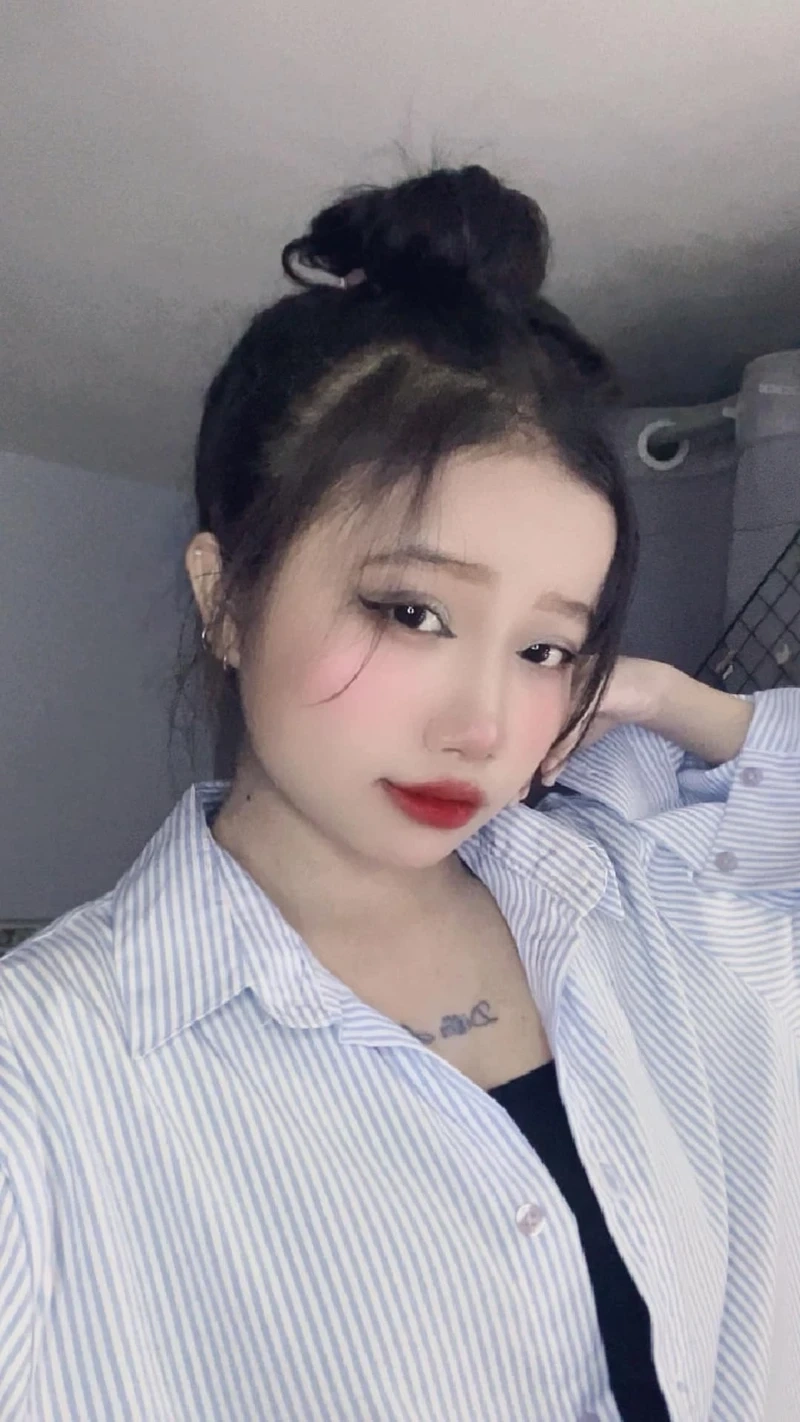 Hình nền gái xinh 2k tạo không gian đáng yêu và dễ thương