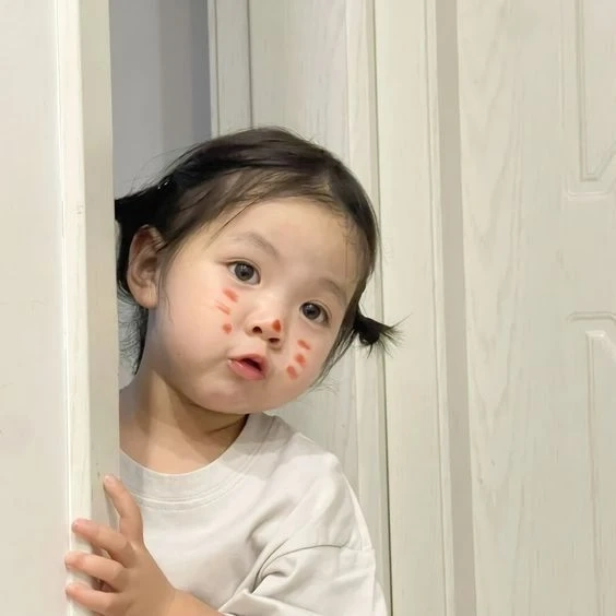 Hình nền trẻ con dễ thương tạo không gian vui nhộn và tươi sáng