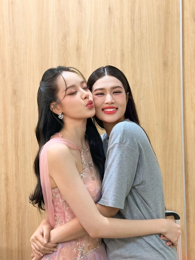 Vương miện của Thiên Ân là biểu tượng cho sự cố gắng không ngừng