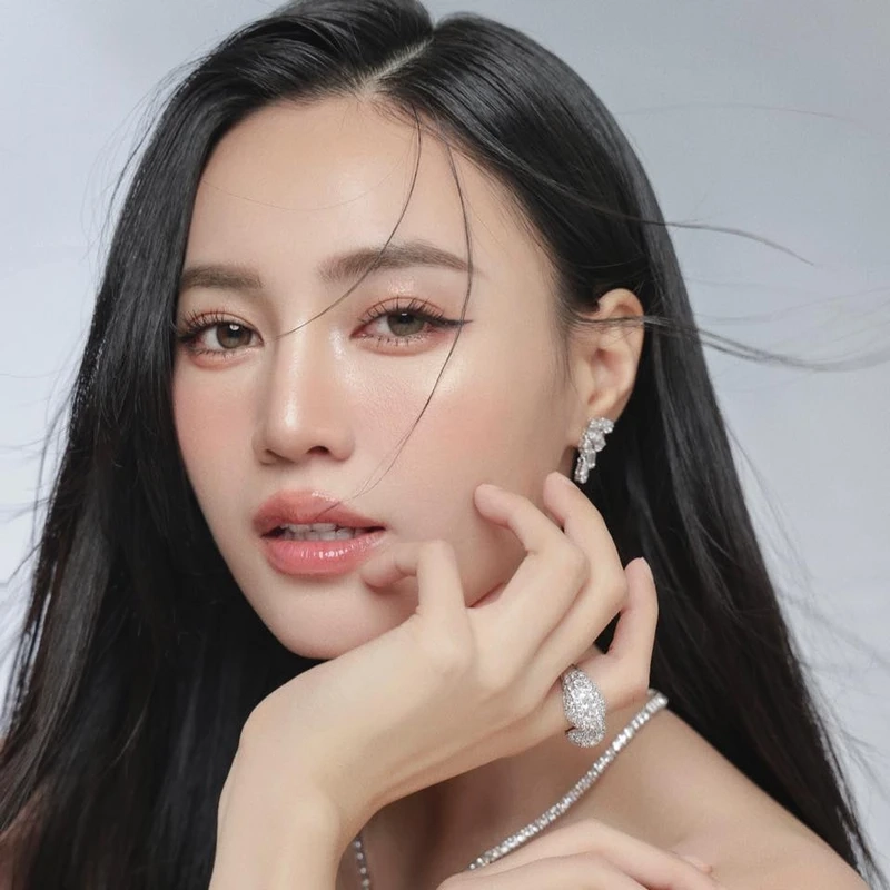 Ảnh Lan Ngọc bikini trong các chuyến du lịch gần đây