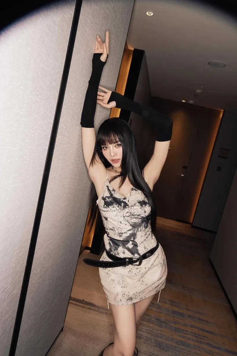 Chi Dân và Ninh Dương Lan Ngọc là bạn bè thân thiết trong showbiz