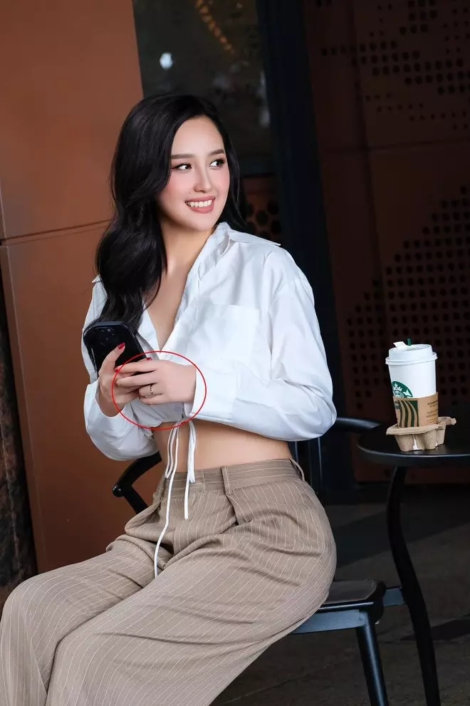 Noo Phước Thịnh hôn Mai Phương Thúy trong giây phút đáng nhớ