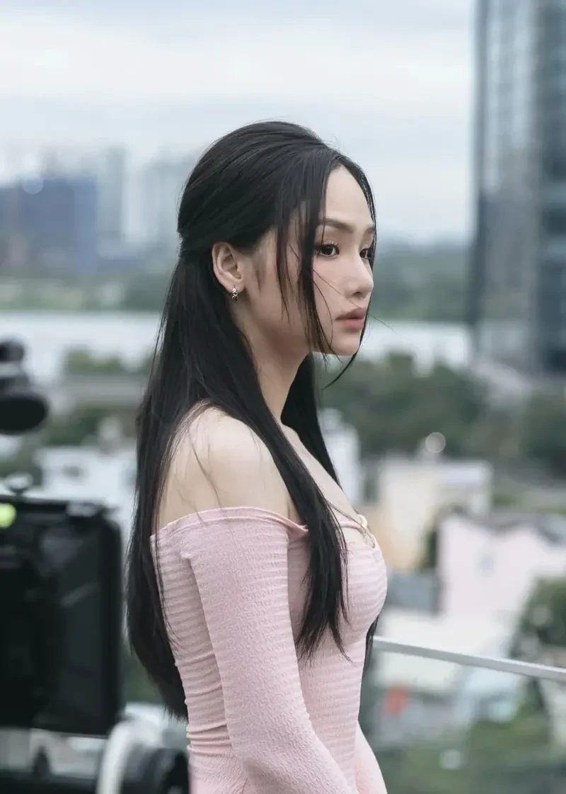 Miu Lê hát với phong cách riêng thu hút đông đảo người hâm mộ