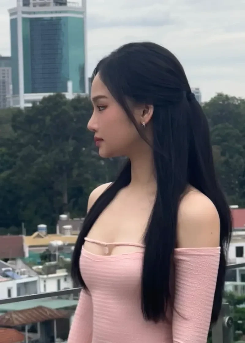 Miu Lê 60 Năm Cuộc Đời là bản nhạc gây xúc động đặc biệt