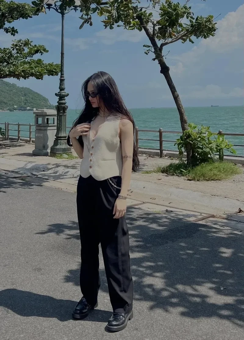 Hình ảnh ca sĩ Miu Lê trong các dự án âm nhạc đặc sắc