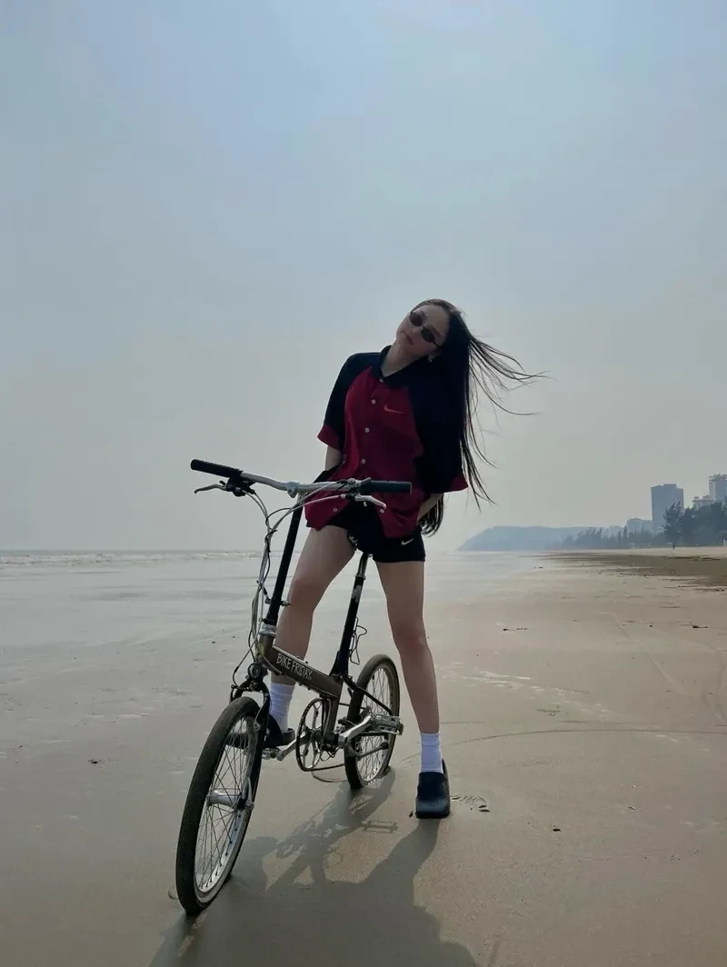 A Đang Nơi Đâu là bài hát gây ấn tượng mạnh của Miu Lê