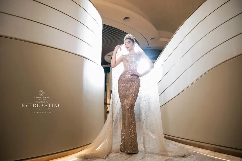 Nguyễn Cao Kỳ Duyên sexy là biểu tượng cho sự tự tin và tài năng