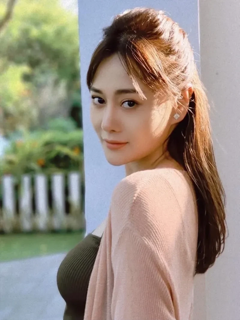 Phương Oanh diễn viên tài năng được yêu mến qua các vai diễn đặc sắc