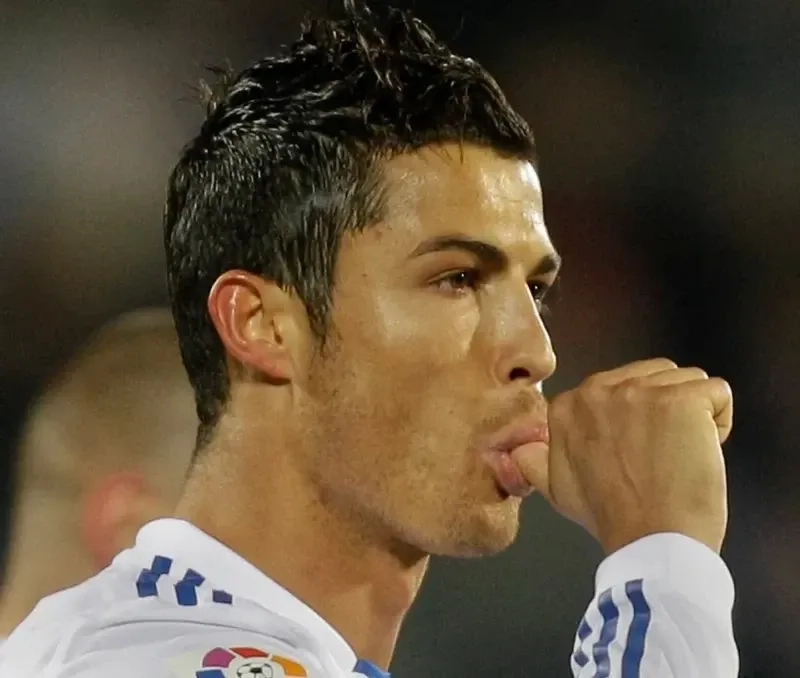 Messi and ronaldo meme hài hước và đáng yêu phù hợp chia sẻ