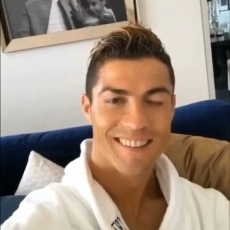 Siu ronaldo meme sáng tạo và hài hước dễ dàng chia sẻ