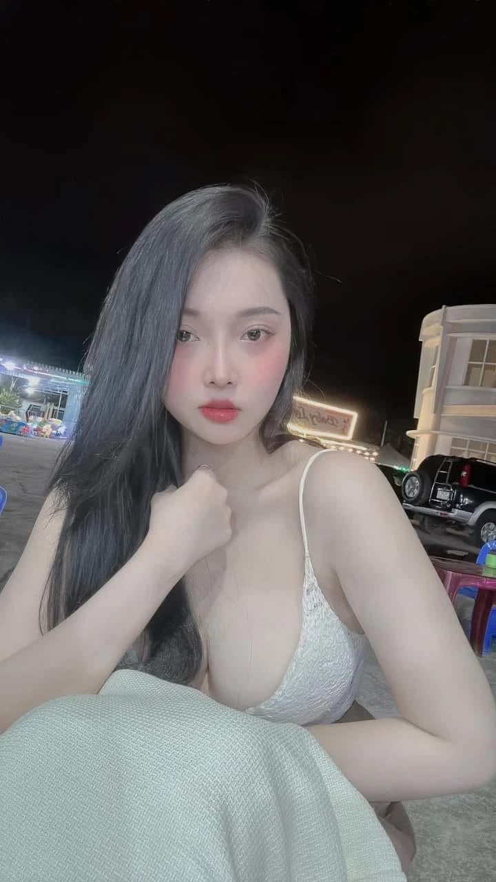 Hình ảnh avatar nữ buồn được thiết kế tinh tế và đầy ý nghĩa