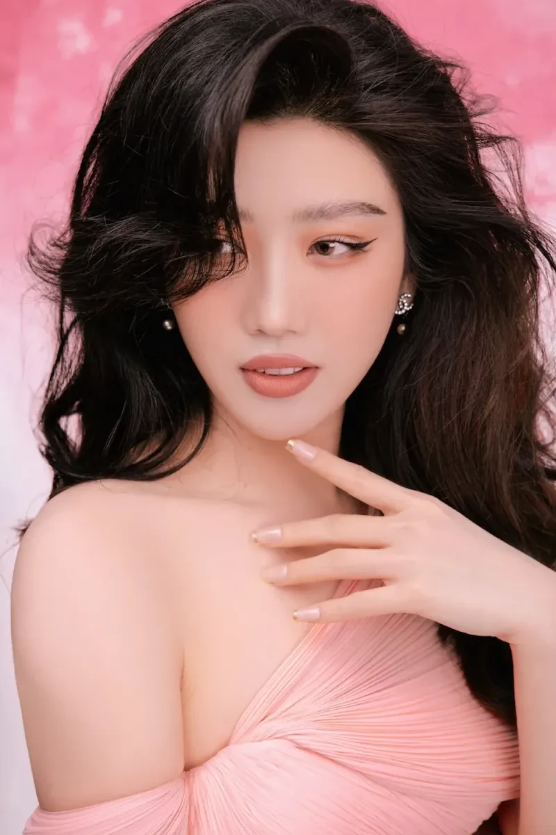 Thuý Ngân mặc bikini trong các chuyến đi được nhiều người quan tâm