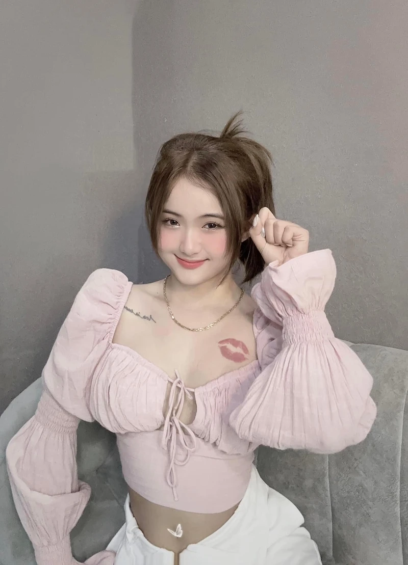 Gái xinh chụp hình tự nhiên đầy cuốn hút, quyến rũ