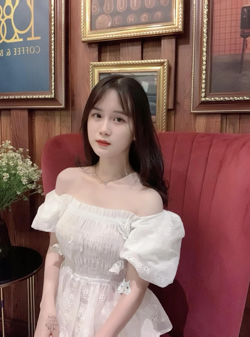 Ảnh con gái k6 với nụ cười ngọt ngào và ánh mắt tươi sáng