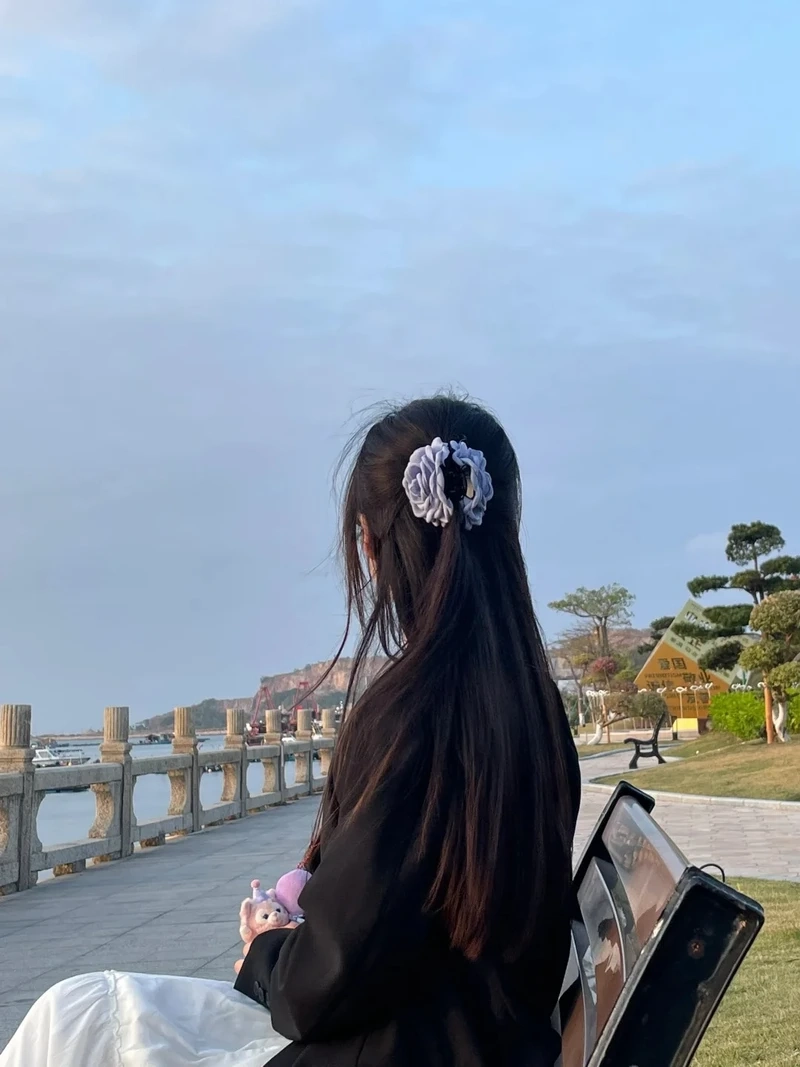 Ảnh cưới chụp sau lưng thể hiện tình yêu đẹp và sâu sắc