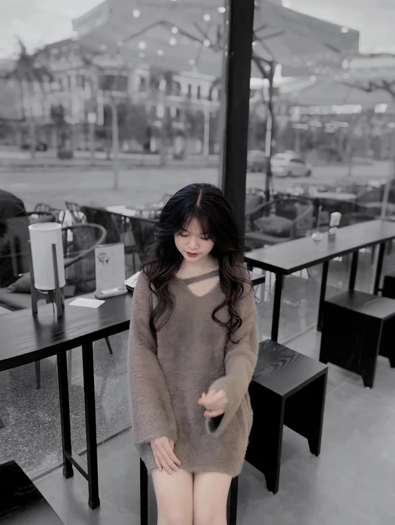 gái xinh tóc dài đeo kính hot, hình ảnh hot girl tóc dài đeo kính cực kỳ nổi bật
