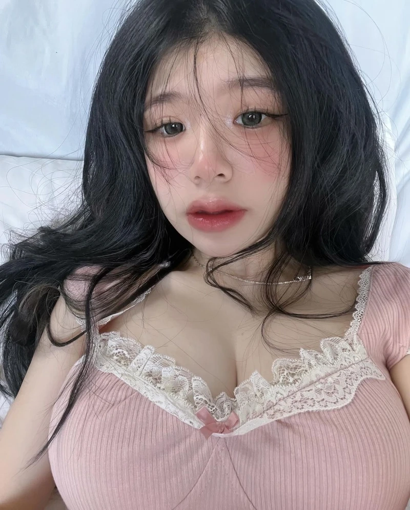 các kiểu tóc dài thẳng dễ thương, những kiểu tóc dài thẳng giúp các cô gái dễ thương hơn