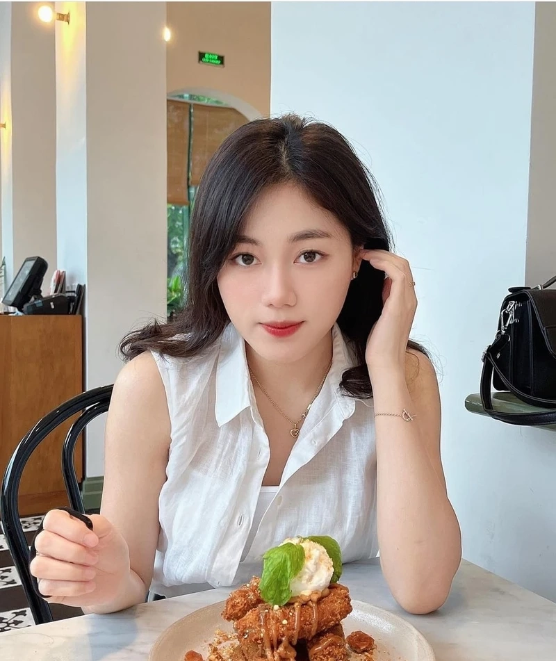 Gái xinh tiktok bikini nổi bật với vóc dáng hoàn hảo và duyên dáng