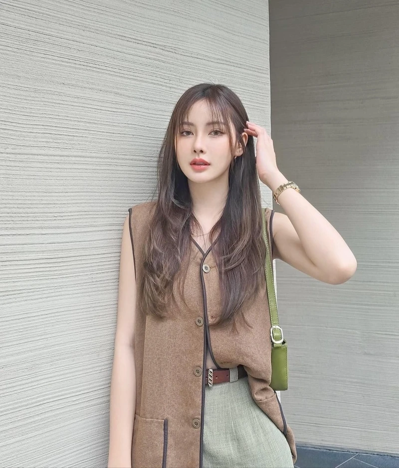 Tiktok cô gái xinh đẹp thu hút sự chú ý với vẻ đẹp dịu dàng và dễ thương
